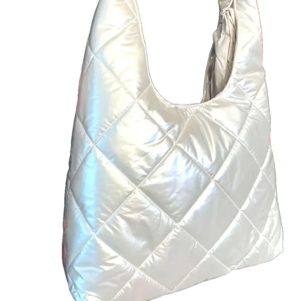 HOUSE OF HARLOW 1960 WHITE/ PEARL QUILTED PUFFER HOBO SET - NWT - Picture 5 of 7